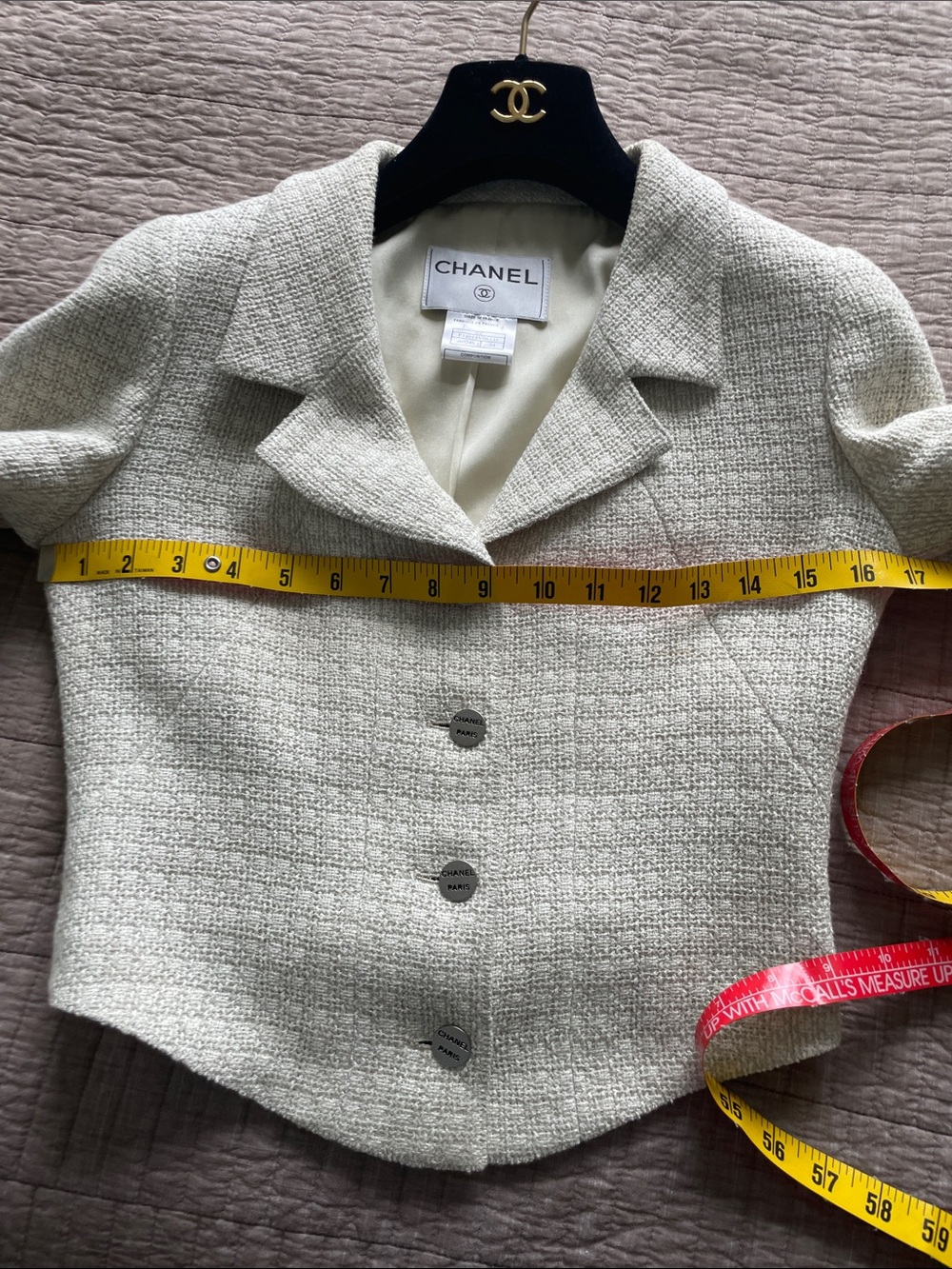 CHANEL Authentic Vintage Cream Tweed Cropped Jacket - Picture 8 of 14